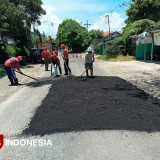 Dewan Apresiasi Kerja Tim URC Pemkab Gresik dalam Perbaiki Jalan Rusak