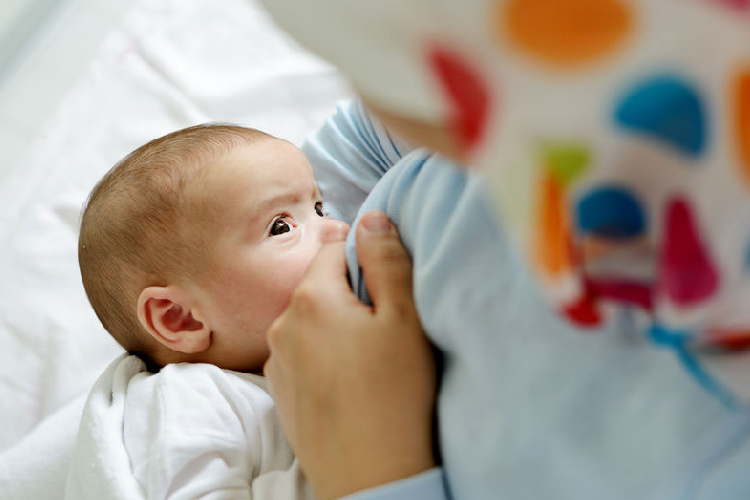 Panduan Menyusui Saat Puasa Ramadan agar Ibu dan Bayi tetap Sehat