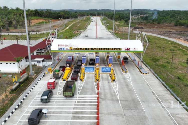 PT Hutama Karya akan segera mengoperasikan Jalan Tol Binjai–Langsa Seksi Tanjung Pura–Pangkalan Brandan sepanjang 18,85 Km tanpa tarif mulai Selasa (11/3/2025) pukul 07.00 WIB dalam menyambut mudik Lebaran 2025. (Foto: Antara/HO-Hutama Karya)