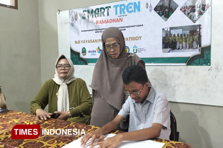 Smartren Ramadan: Tanamkan Nilai Keislaman dan Kemandirian Siswa Difabel Tasikmalaya