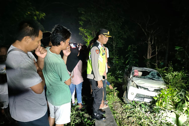 Hilang Konsentrasi, Xenia Terjun ke Jurang di Sedayu Bantul dan Tewaskan Satu Orang