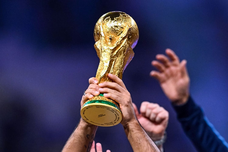 FIFA, tengah mempertimbangkan usulan untuk memperluas jumlah peserta Piala Dunia 2030 menjadi 64 tim sebagai bagian dari perayaan 100 tahun turnamen ini.