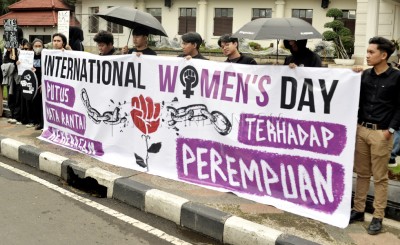 Aksi Kamisan Malang: Kesetaraan Upah dan Penghentian Kekerasan terhadap Perempuan