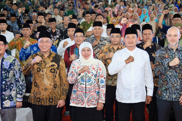 Gubernur-Jatim-Khofifah-b-3.jpg