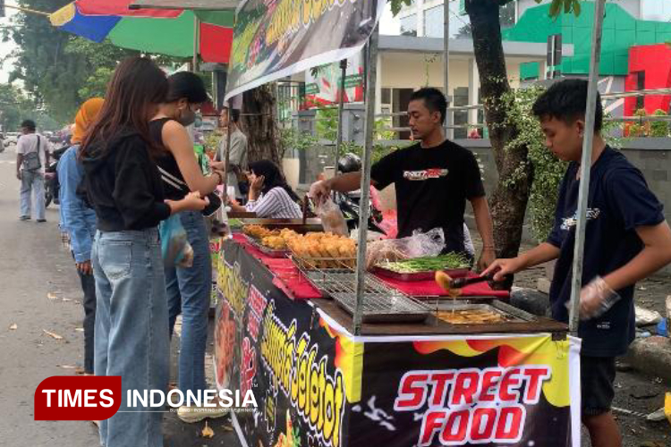 Lumpia-Jeletot-Melonjak-b.jpg