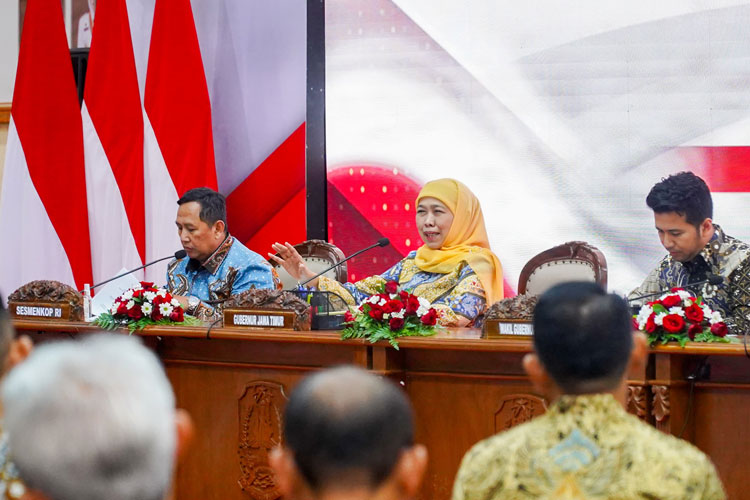 Gubernur Khofifah Ikuti Rakor Penguatan Ekonomi Desa Merah Putih Bersama Kemenkop RI