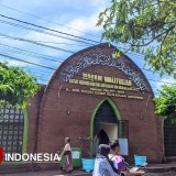 Hanya 2 Orang Perhari, Jumlah Peziarah di Makam Datuk Malik Ibrahim Banyuwangi Menurun Saat Ramadan