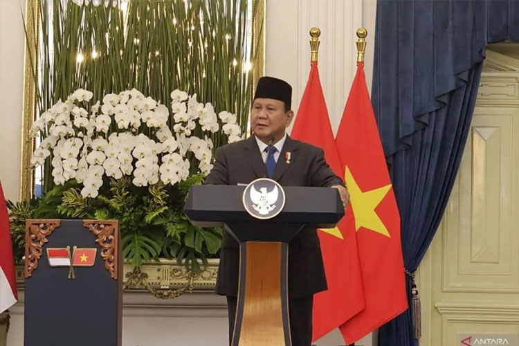 Presiden RI Prabowo Subianto saat memberikan pernyataan resmi bersama Indonesia-Vietnam di Istana Merdeka, Jakarta, Senin (10/3/2025). ANTARA