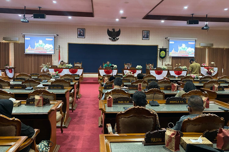 Kegiatan Raperda di Ruang Sidang Paripurna DPRD Bantul. (Foto: Istimewa)