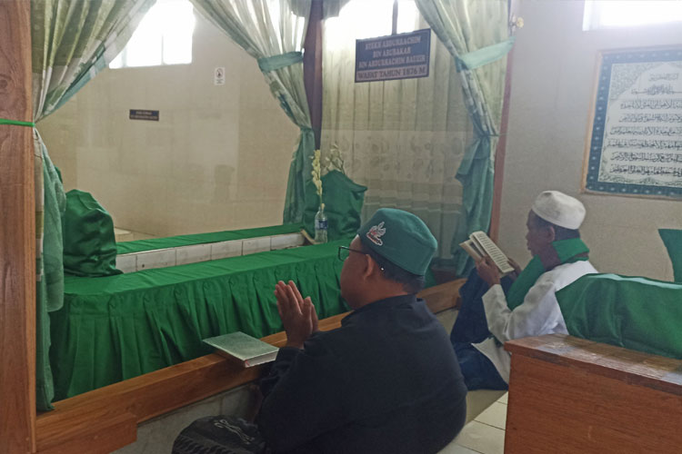 makam-Datuk-Malik-Ibrahim-Banyuwangi.jpg