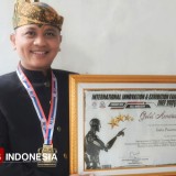 Raih Juara 1 Inovator Literasi Nasional, Kepala SMKN 1 Sudimoro Pacitan Pertahankan Gold Winner di Malaysia