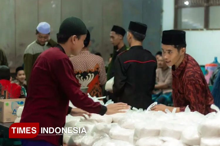 Siapa yang Termasuk Amil Zakat di Indonesia? Simak Kriterianya Ini