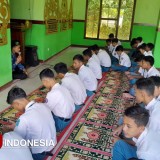 Perkuat Keimanan, SMKN 2 Nawangan Pacitan Rutin Ajak Siswa Shalat Dhuha Berjamaah