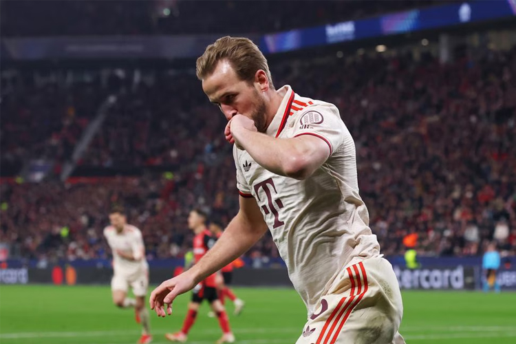 Harry Kane membawa Bayern Munchen menundukkan Bayer Leverkusen di BayArena (FOTO: UEFA)