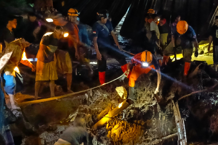 Akibat Banjir Semalam di Bondowoso, Rumah Warga hingga Gedung Sekolah Jebol