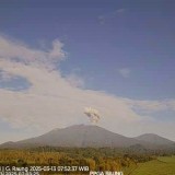 Gunung Raung Erupsi, Muntahan Abu Vulkanik Capai 1,5Km