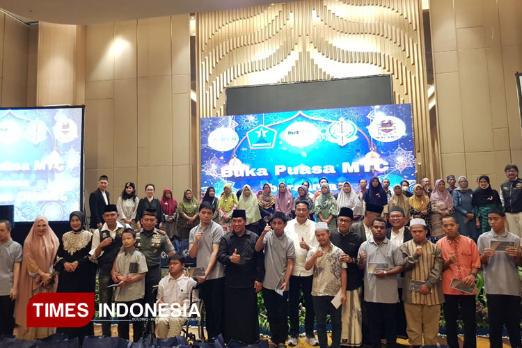 MTC Gelar Buka Puasa Bersama, Santuni 111 Duafa dan Difabel di Malang