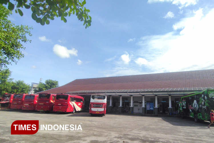 Kondisi terminal Pacitan yang saat ini masih terlihat sepi. (Foto: Yusuf Arifai/TIMES Indonesia)