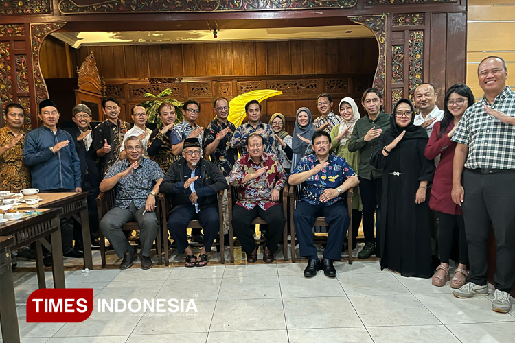 Foto bersama Jajaran Pengurus IKA UB meneguhkan semangat kolaborasi demi Brawijaya yang lebih gemilang (Foto: Claresta Faustina Fedora/TIMES Indonesia)