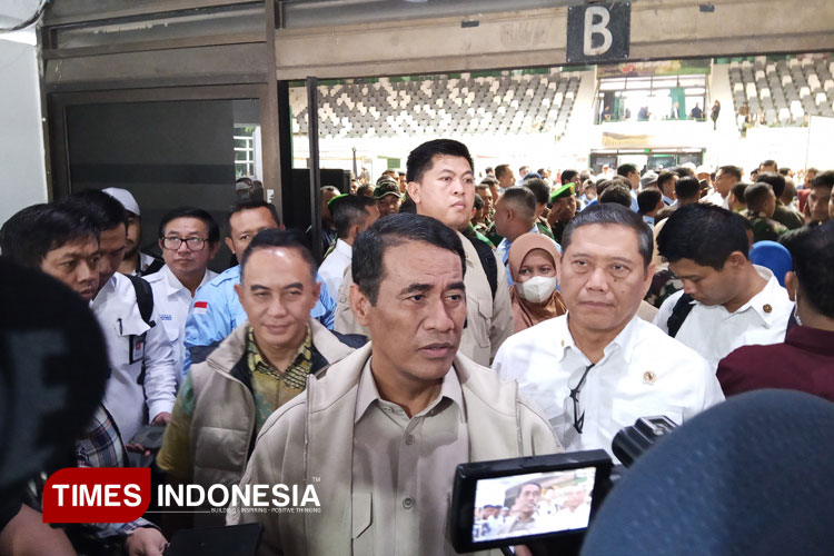 Menteri Pertanian RI, Andi Amran Sulaiman usai bertemu ribuan Penyuluh Pertanian di GOR Tridharma PT Petrokimia Gresik. (Foto: Akmal/TIMES Indonesia)