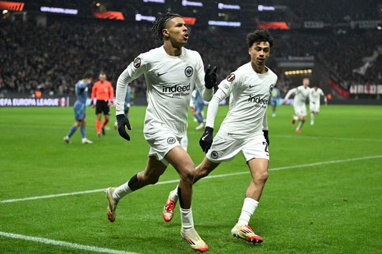 Eintracht Frankfurt menghancurkan Ajax Amsterdam 4-1 pada leg kedua babak 16 besar di Stadion Deutsche Bank Park, Frankfurt (FOTO: UEFA)