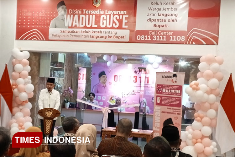 Bupati Jember Gus Fawait saat meluncurkan posko pengaduan