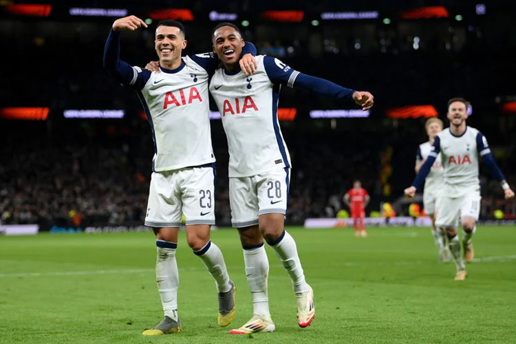 Tottenham Hotspur menghantam AZ Alkmaar dengan skor 3-1 di Stadion Tottenham Hotspur, London (FOTO: UEFA)