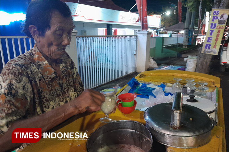 Kuliner Legendaris Kraksaan Probolinggo, Es Puter Cak Sodik