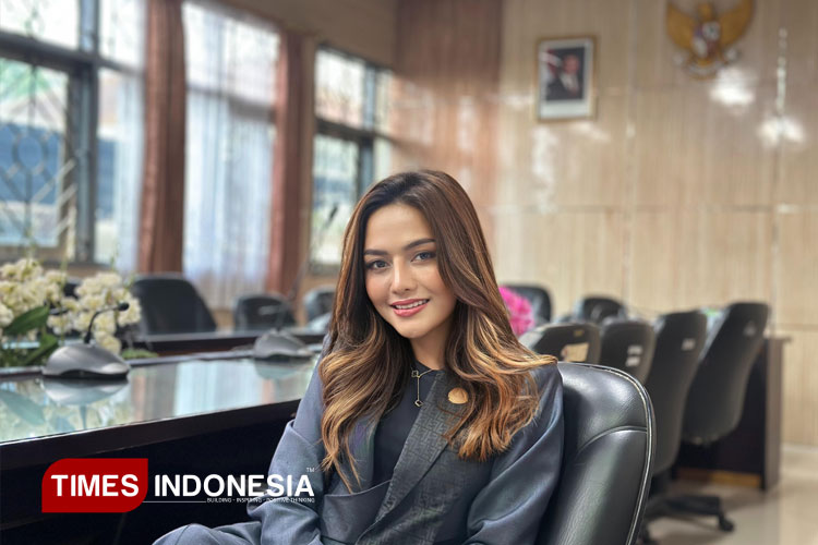 Indi Naidha Anggota DPRD Jember dari Fraksi PDI Perjuangan. (Foto: M. Abdul Basid/TIMES Indonesia)