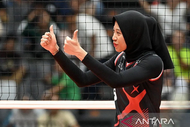 Arsip-Pebola voli Red Sparks Megawati Hangestri mengacungkan jempolnya saat melawan Indonesia All Star dalam laga eksebisi di Indonesia Arena, Senayan, Jakarta, Sabtu (20/4/2024). (ANTARA FOTO/M Risyal Hidayat/wpa/aa)