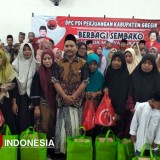 Momen Ramadan, PDI Perjuangan Tebar 1.000 Paket Sembako di Gresik