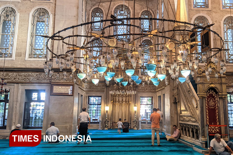 Salat Tarawih malam ke-16 Ramadan di Istanbul. (Foto: Yusuf Arifai/TIMES Indonesia)