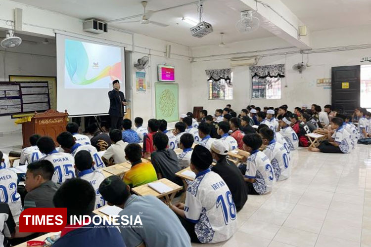 Seminar Bahasa Arab yang digelar oleh kelompok KKM Internasional UIN Maliki Malang di Malaysia, Sabtu (15/3/2025) (FOTO: UIN Maliki Malang for TIMES Indonesia)