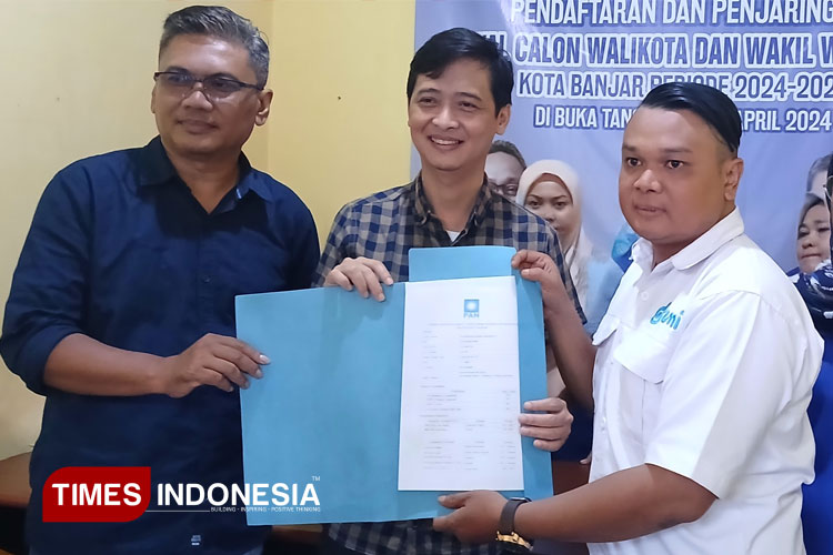 PAN Kota Banjar Terima Berkas Pendaftaran Atet dan Husin