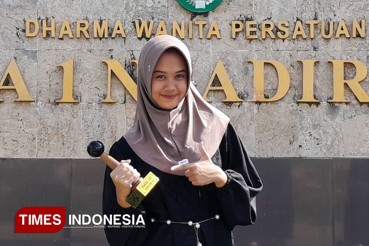 Siswa SMAN 1 Ngadirojo Pacitan, Diva Meyta Priliana juara 1 pemenang Lomba Tourism Creative 2025 cabang Solo Song. (Foto: Kukuh for TIMES Indonesia)