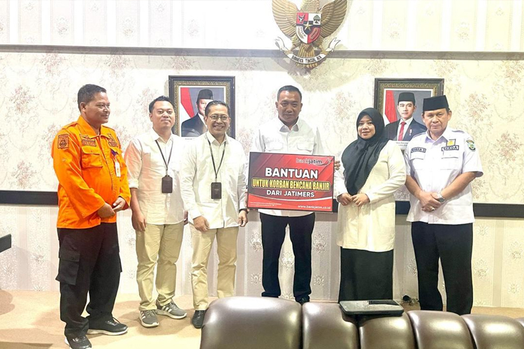 Bank Jatim Salurkan Donasi untuk Korban Banjir Bandang Situbondo