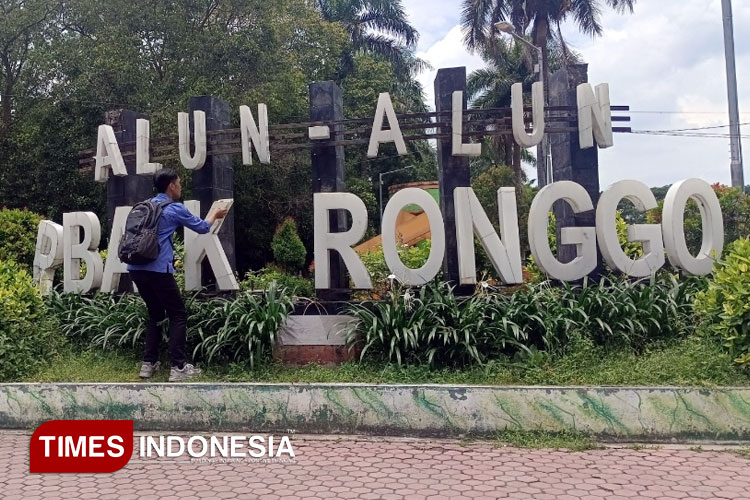 Soroti Kondisi Terkini, Bupati Bondowoso Minta Alun-Alun Dirawat