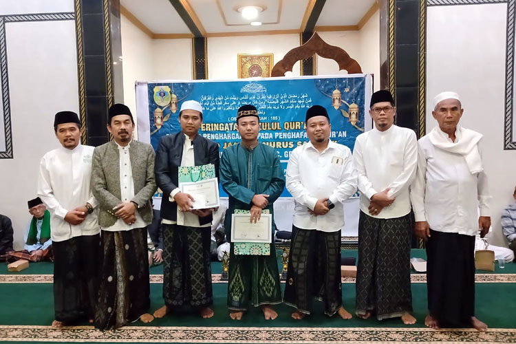 Hadiri Peringatan Nuzulul Quran, Wabup Bondowoso Beri Penghargaan Penghafal Alquran