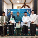 Hadiri Peringatan Nuzulul Quran, Wabup Bondowoso Beri Penghargaan Penghafal Alquran