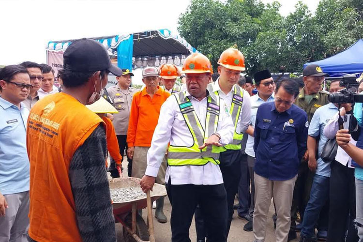 Lewat PJBI, Pemkab Majalengka Percepat Perbaikan Jalan Kawasan Industri