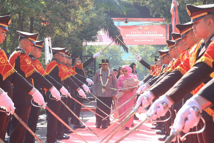 Profil Kapolda Jatim Irjen Pol Nanang Avianto