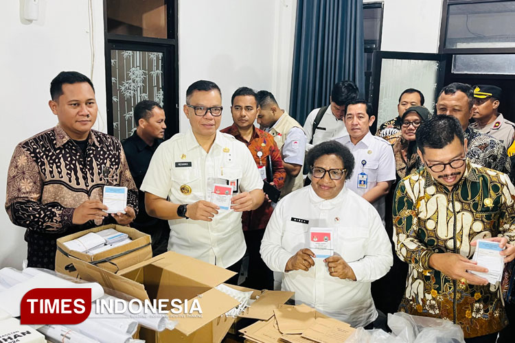 Wamendagri Ribka Haluk Tinjau Persiapan PSU di Magetan