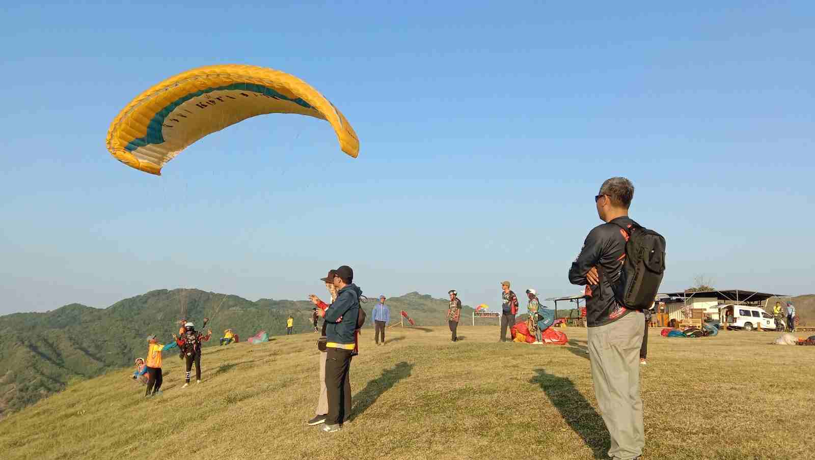 Persiapan Sky Lancing Lombok untuk gelaran Paragliding Accuracy World Cup (PGAWC) Seri 3 Lombok Indonesia pada tahun 2025. 