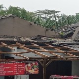 Angin Kencang Mengamuk di Malang Selatan, Pohon Tumbang dan Rusak Puluhan Rumah