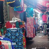 Jelang Lebaran, Pedagang Baju di Banyuwangi Keluhkan Sepinya Pembeli