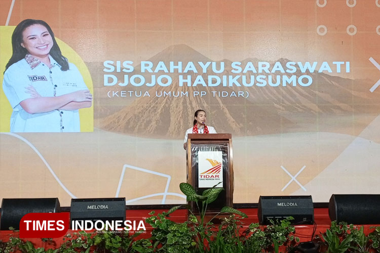 Rahayu Saraswati Djoyohadikusumo, selaku Ketua Umum Tunas Indonesia Raya (Tidar) saat memberikan sambutan. (FOTO : M. Abdul Basid / TIMES Indonesia)
