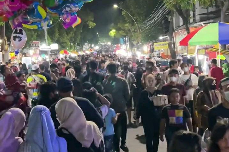 Potret tradisi malam Selawe di Kabupaten Gresik Jawa Timur (Foto: Dokumen Kecamatan Kebomas).