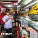 Wali Kota Yogyakarta Hasto Wardoyo Sidak Harga Kuliner Lesehan Kaki Lima di Malioboro