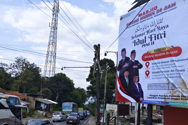 Informasi lokasi dan nama Posko Masjid Ramah Kemenag di lokasi jalur mudik di Jawa Barat. (foto: Kemenag)