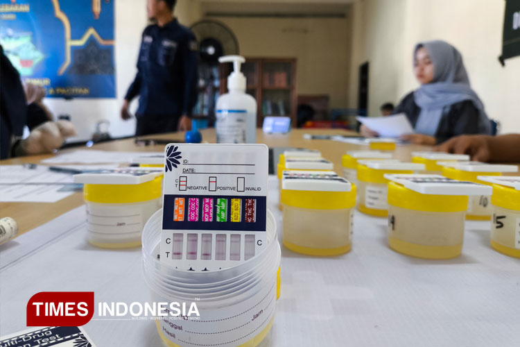 Polres Pacitan Gelar Tes Urine Sopir Bus di Terminal Tipe A